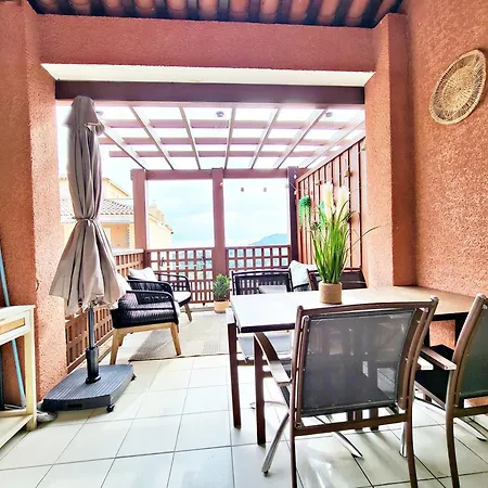 Cap Estérel- T2 Vue Mer- Proche Piscine, Padel Et Golf Apartamento *