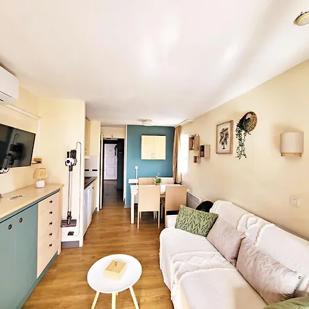 Cap Estérel- T2 Vue Mer- Proche Piscine, Padel Et Golf Appartement *